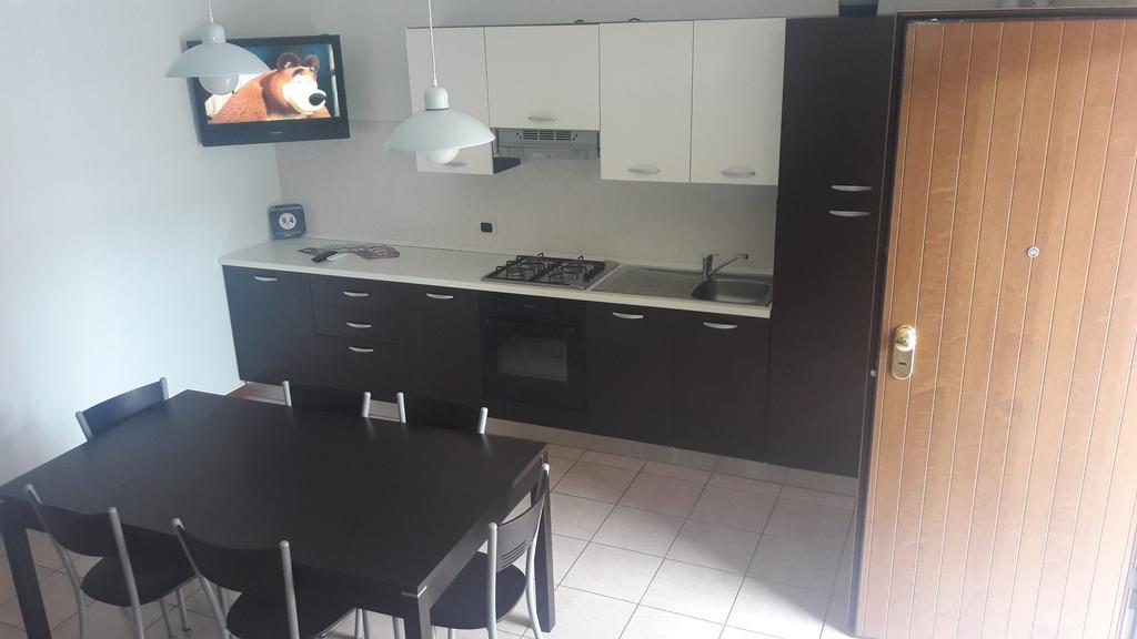 Casa Lavoro Vancanza Apartment Кастелнуово дел Гарда Екстериор снимка