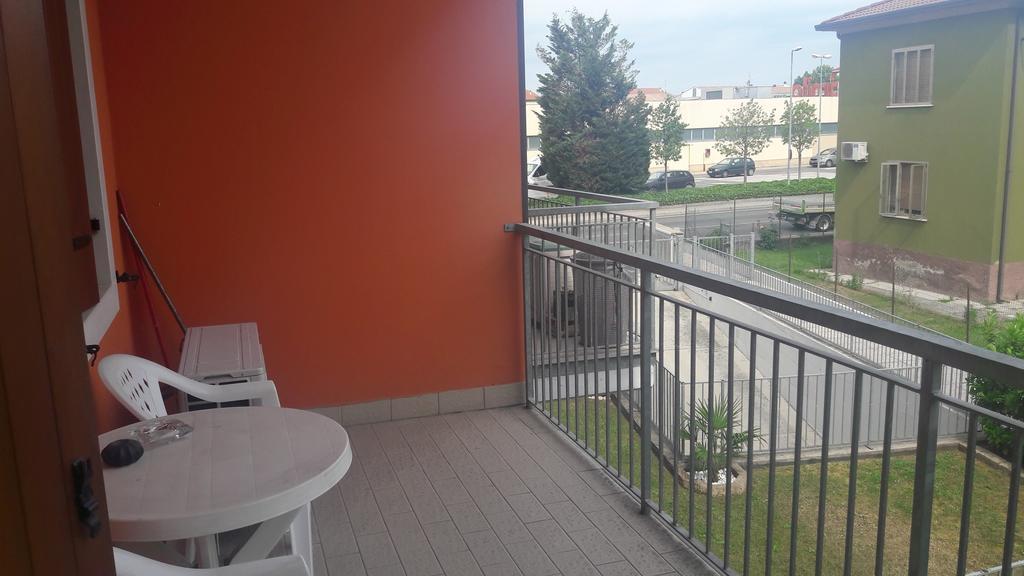 Casa Lavoro Vancanza Apartment Кастелнуово дел Гарда Екстериор снимка
