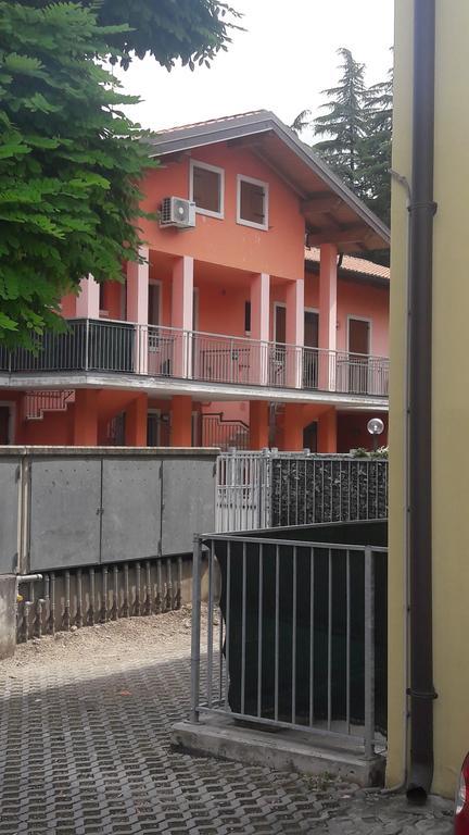Casa Lavoro Vancanza Apartment Кастелнуово дел Гарда Екстериор снимка